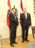 Landeshauptmann Franz Voves begrüßte Botschafter Edgars Skuja zu dessen Antrittsbesuch in der Steiermark © Land Steiermark / js